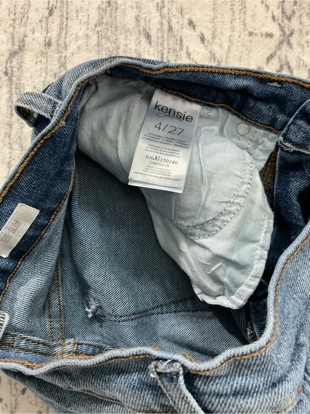 Kensie Vintage Luxe Collection Slim High-Rise Distressed Cropped Jeans